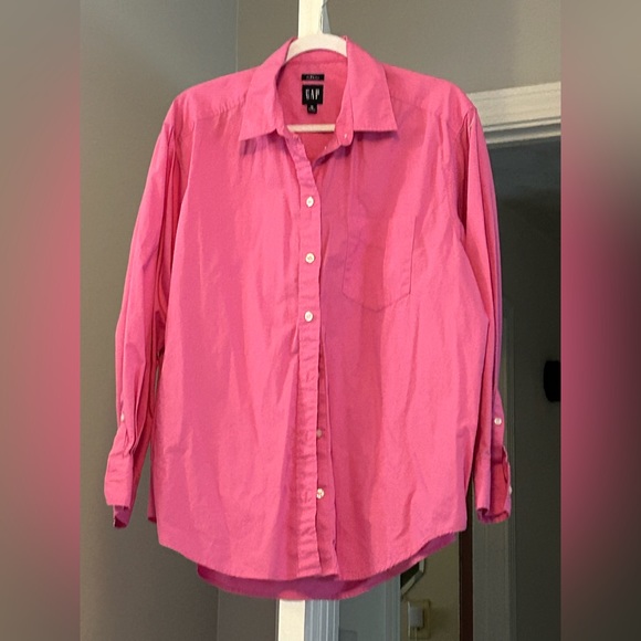 GAP Tops - The Big shirt